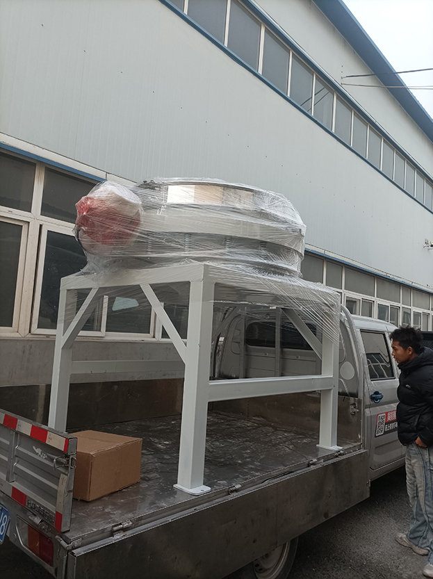 1.5米超声波直排筛发货