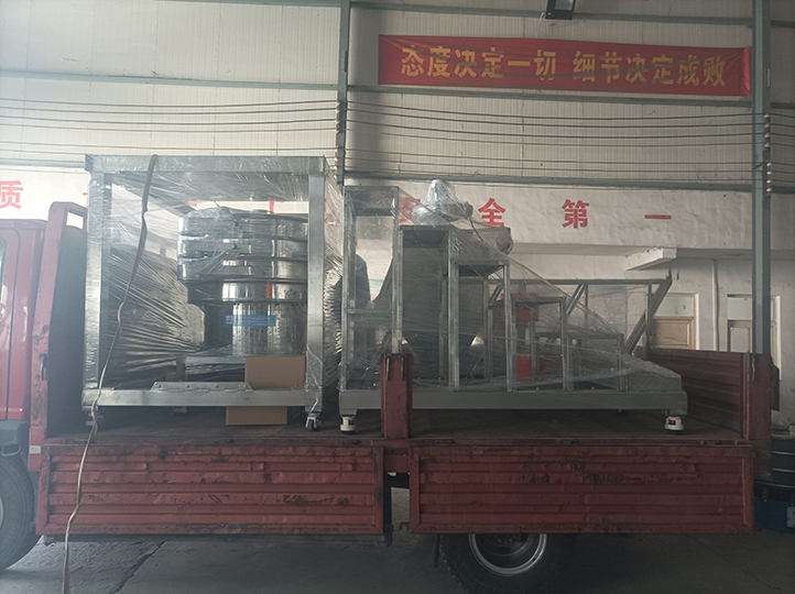 超声波旋振筛、无尘投料站、架子和楼梯发货