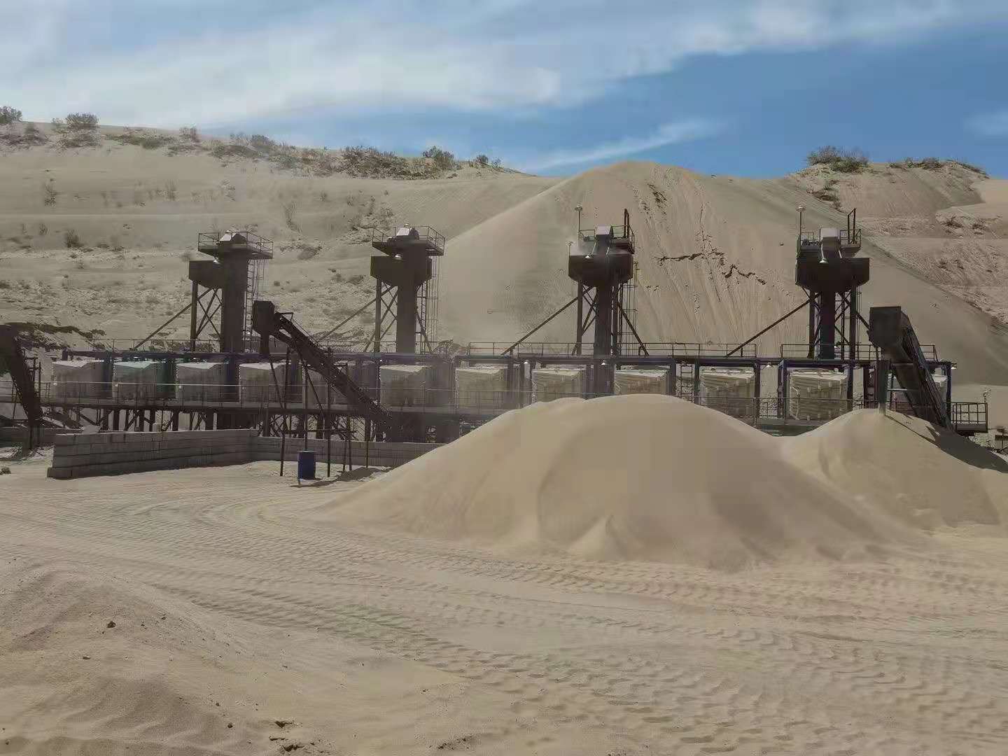 新疆某硅业上市公司设备现场