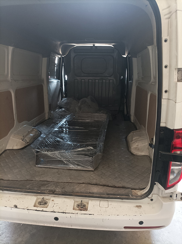 客户定制网架发货