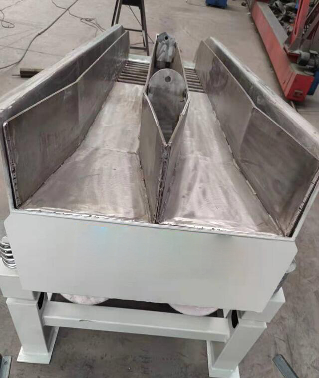 杭州某新能源公司订购的康振机械振动筛